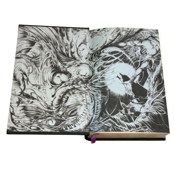 H.P. Lovecraft Barnes & Noble Collectible Classics: Omnibus Edition - Picture 4 of 7